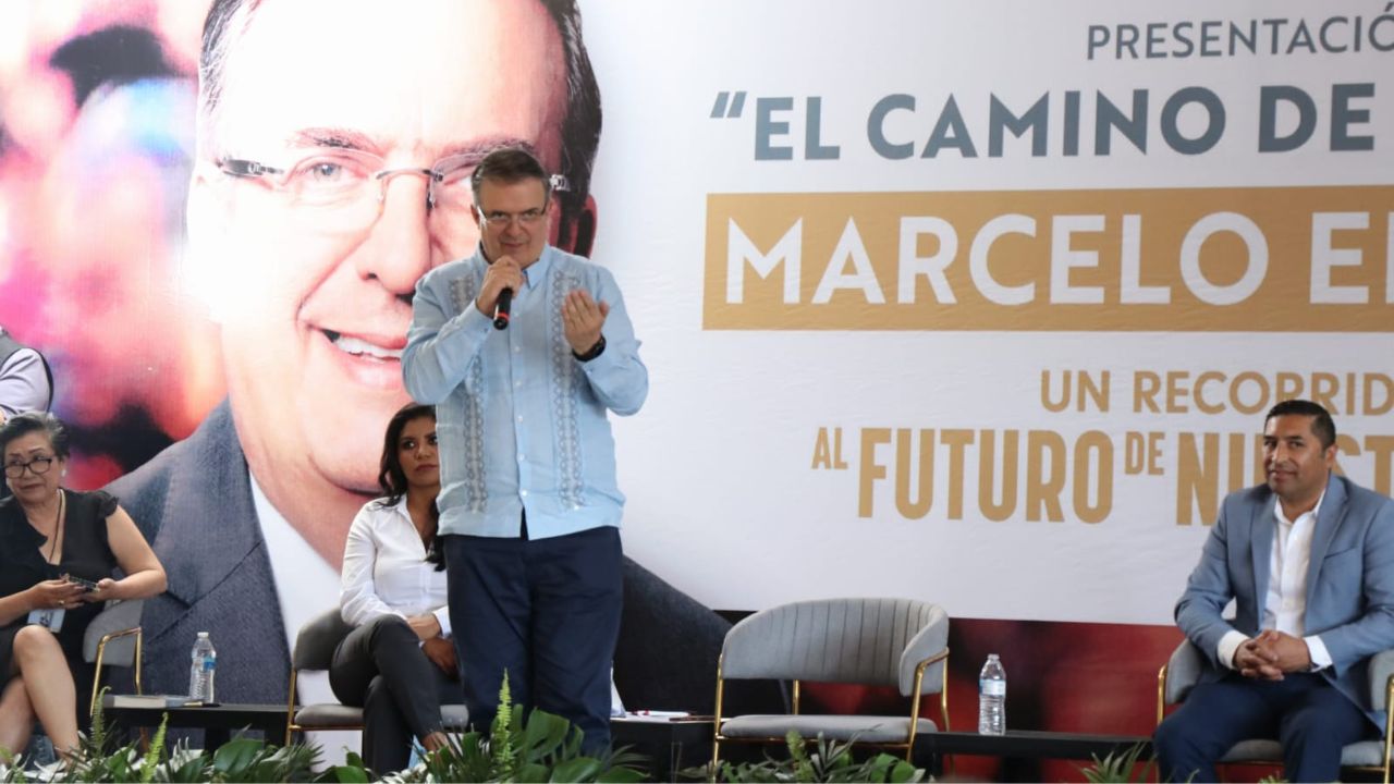 Presenta canciller Marcelo Ebrard su libro en Tijuana