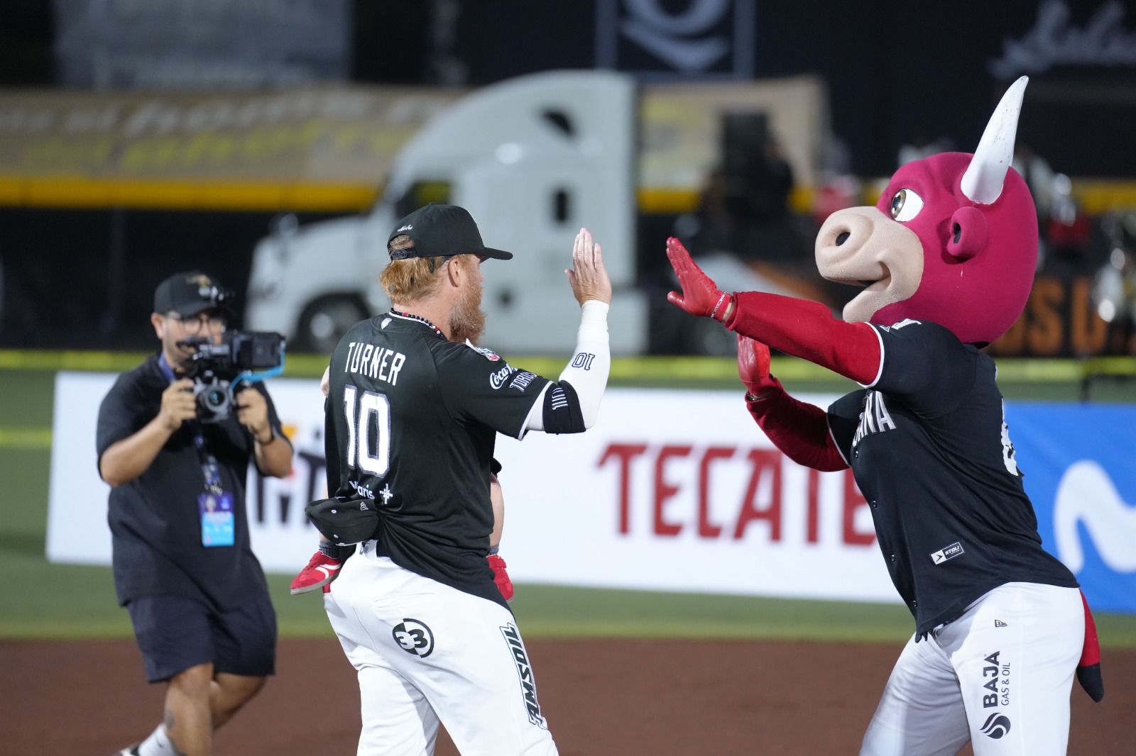 Justin Turner guarda un recuerdo imborrable del campeonato con Toros de Tijuana