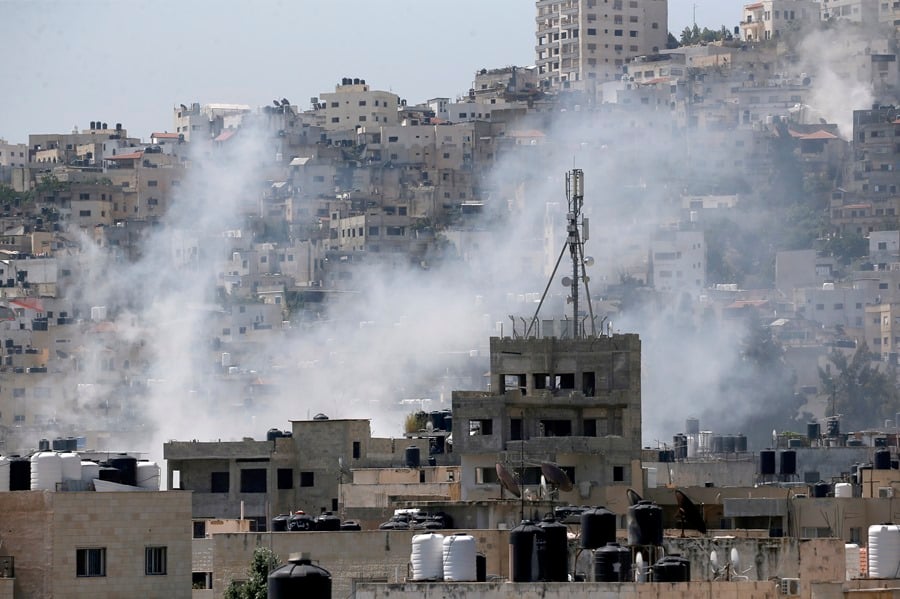 Columnas de humo en la ciudad de Yenín por la operación de Israel. IFOTO: EFE/EPA/Alaa Badarneh