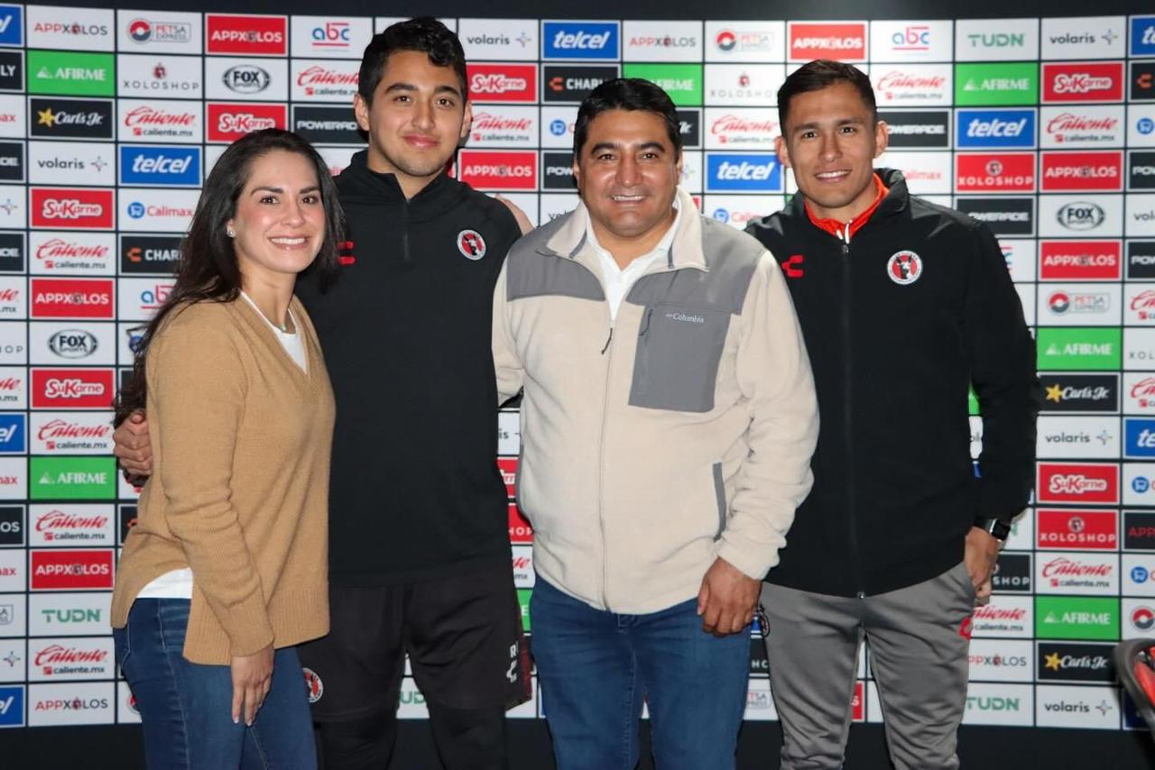 Hijo de Erik Morales continúa legado familiar tras firmar con Xolos