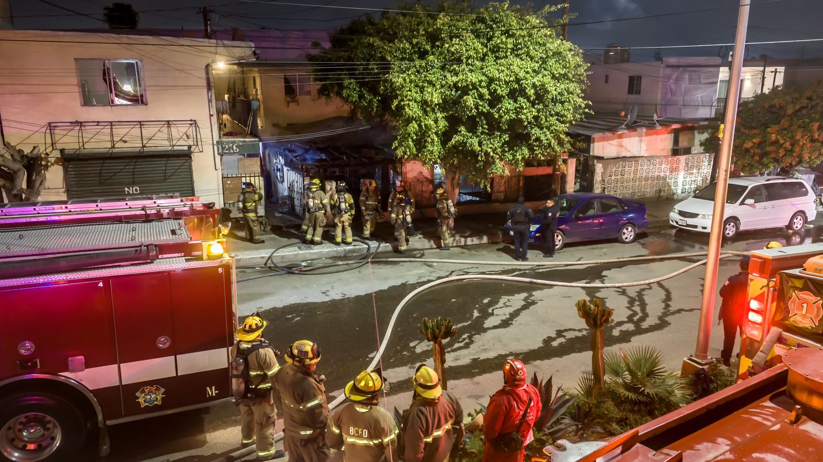 [VIDEO] Muere pareja calcinada dentro de un domicilio tras incendio: Tijuana