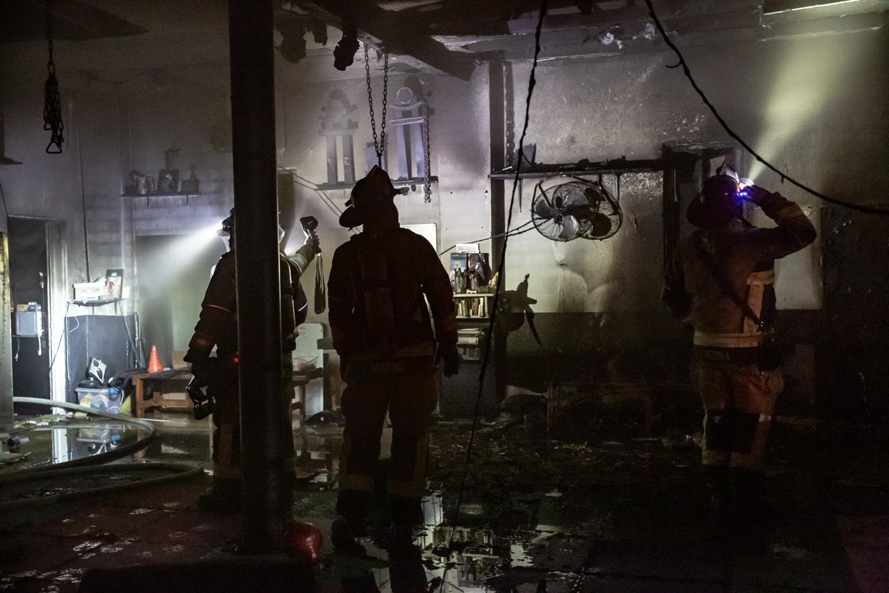 Incendio en Tijuana por veladoras de altar de muertos