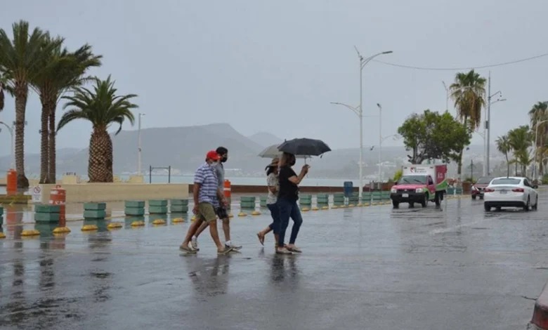 ¡En paraguas y short!: Pronostican altas temperatura y lluvias ocasionales en BCS