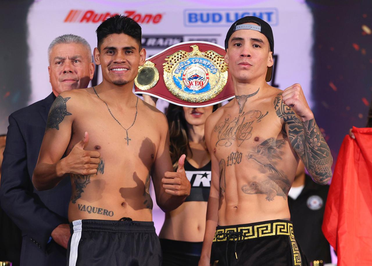 Retiene Emanuel Navarrete cetro ante Oscar Valdez por decisión unánime