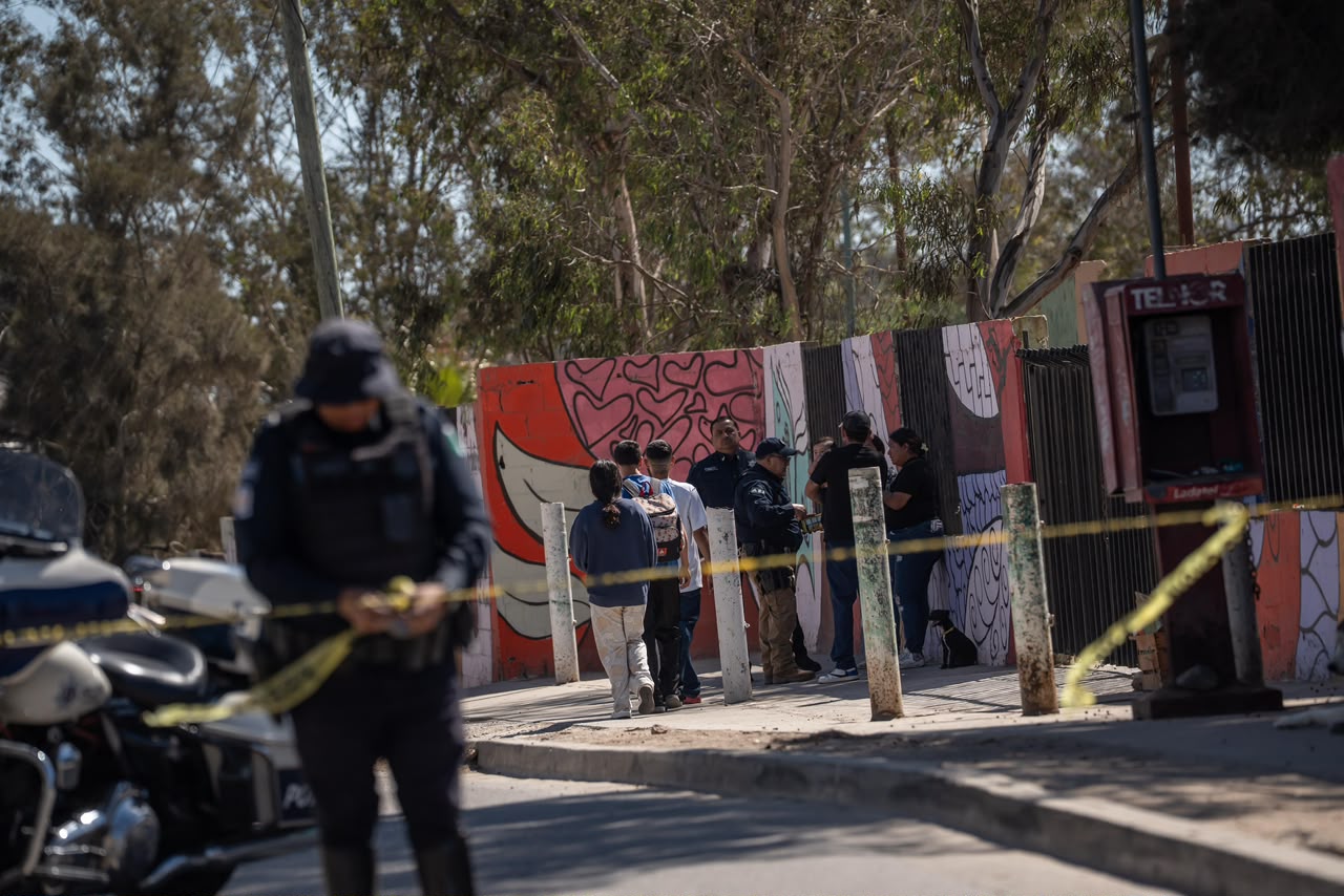 TIJUANA: Matan a dos mujeres afuera de primaria en Vista Encantada