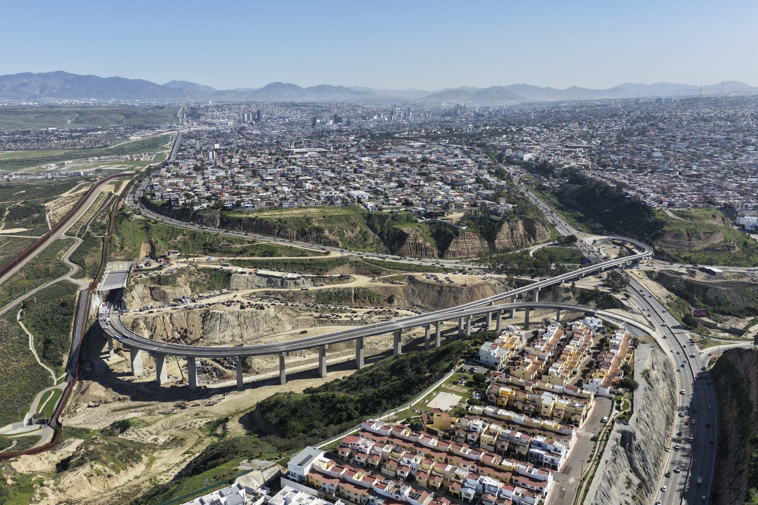 Burgueño destaca obras federales como parte de los avances para Tijuana