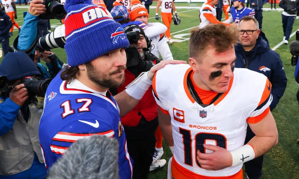 Bo Nix y Josh Allen al finalizar el encuentro. Bills se enfrentará a Ravens la próxima semana