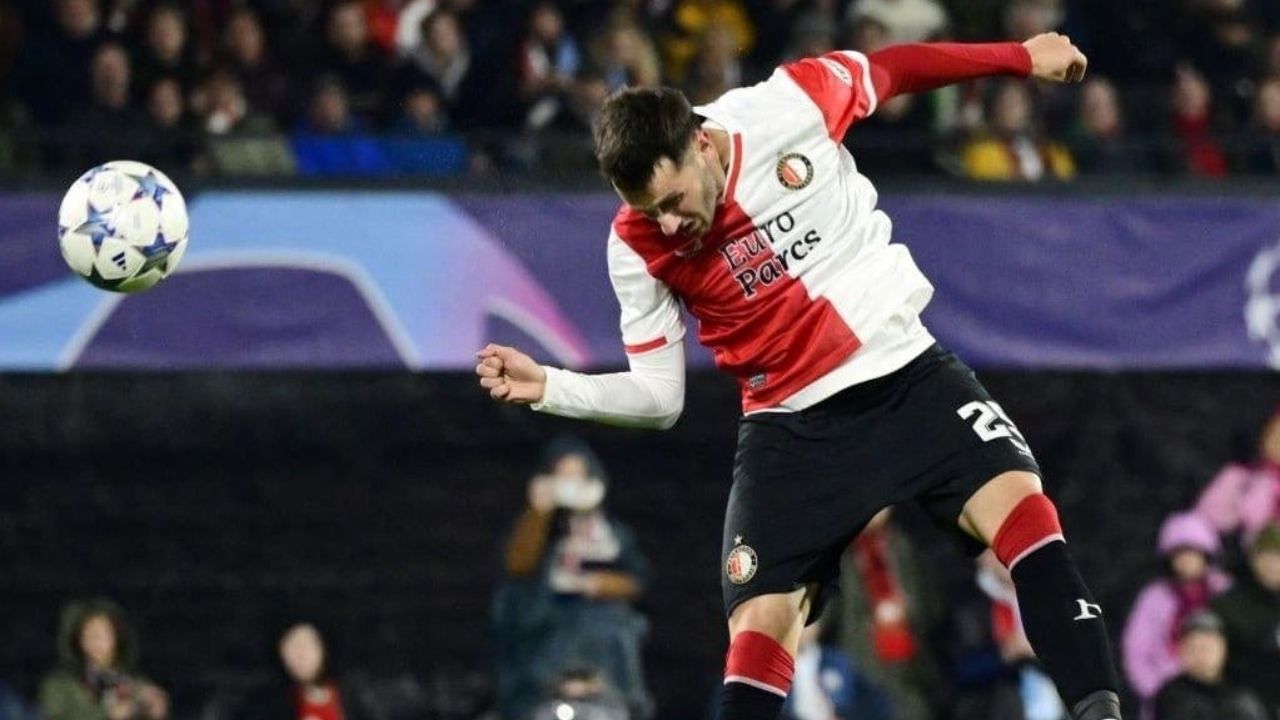 Tiene Santi Giménez sequía goleadora