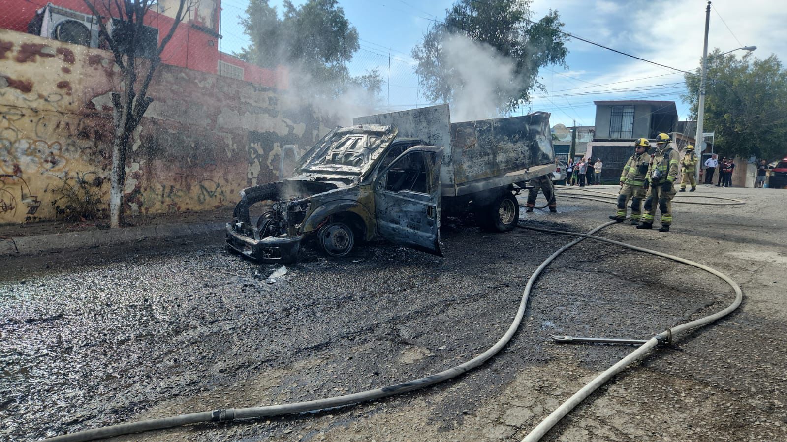 Se incendia camión de gas en el refugio