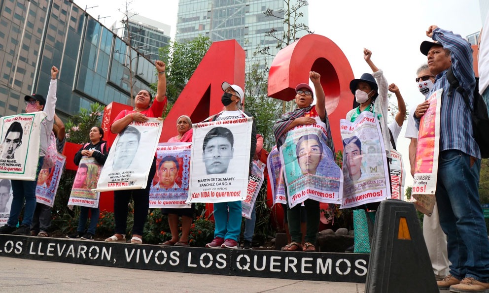 Ordenan libertad provisional a ocho militares en caso Ayotzinapa