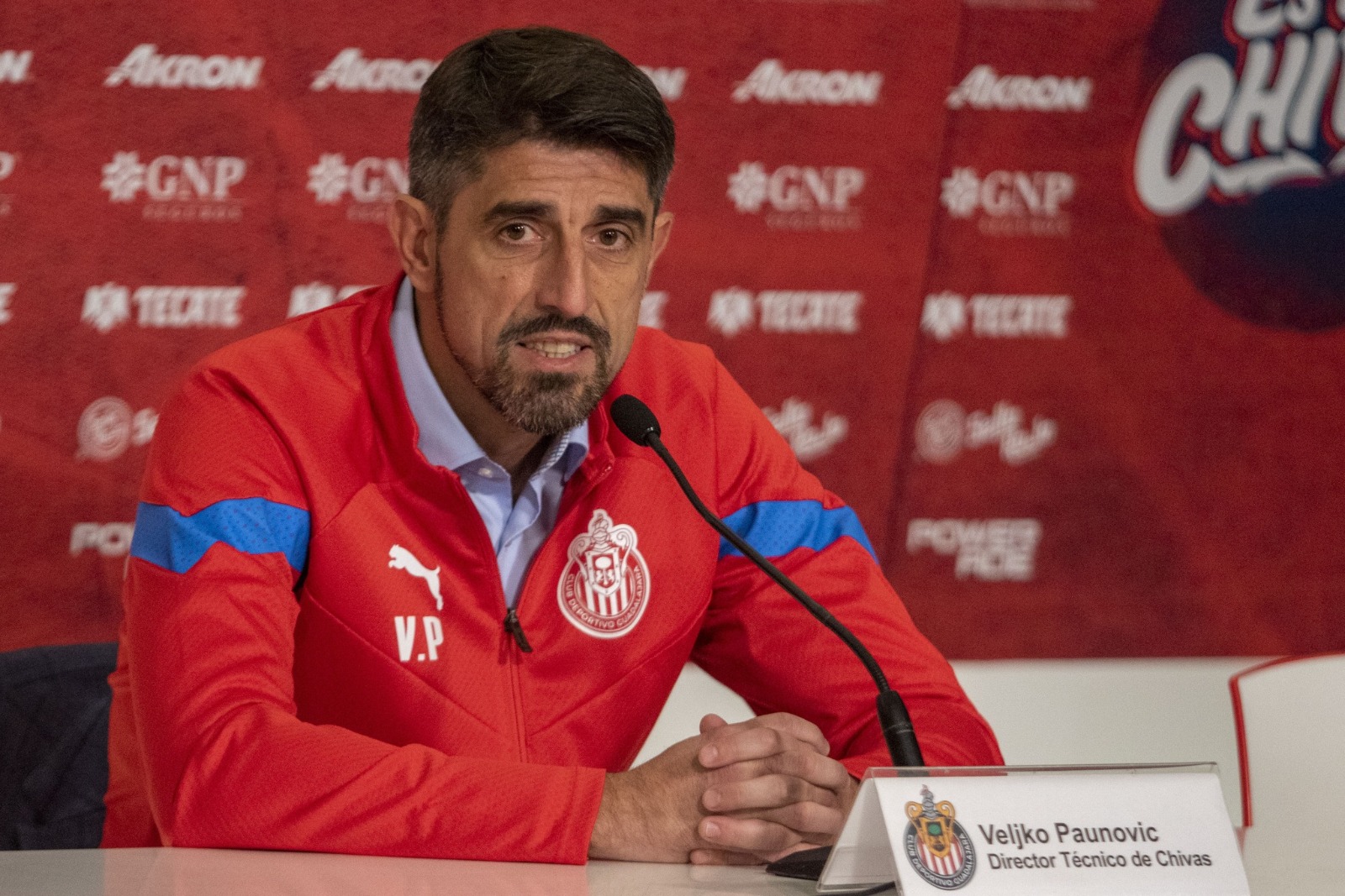 Escándalo en el seno de Chivas: Guzmán y Paunovic habrían llegado a los golpes