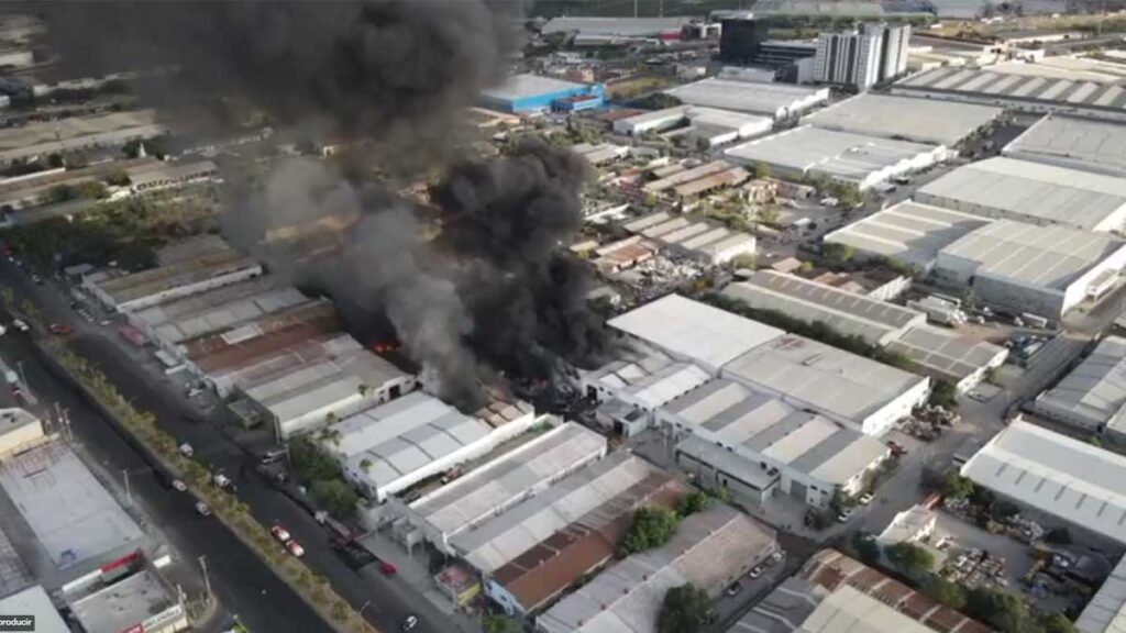 Se incendia bodega en Nuevo León