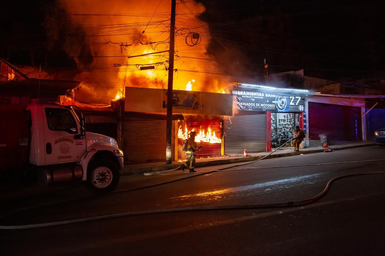 Se incendian varios locales de los "fierreros": Zona Centro