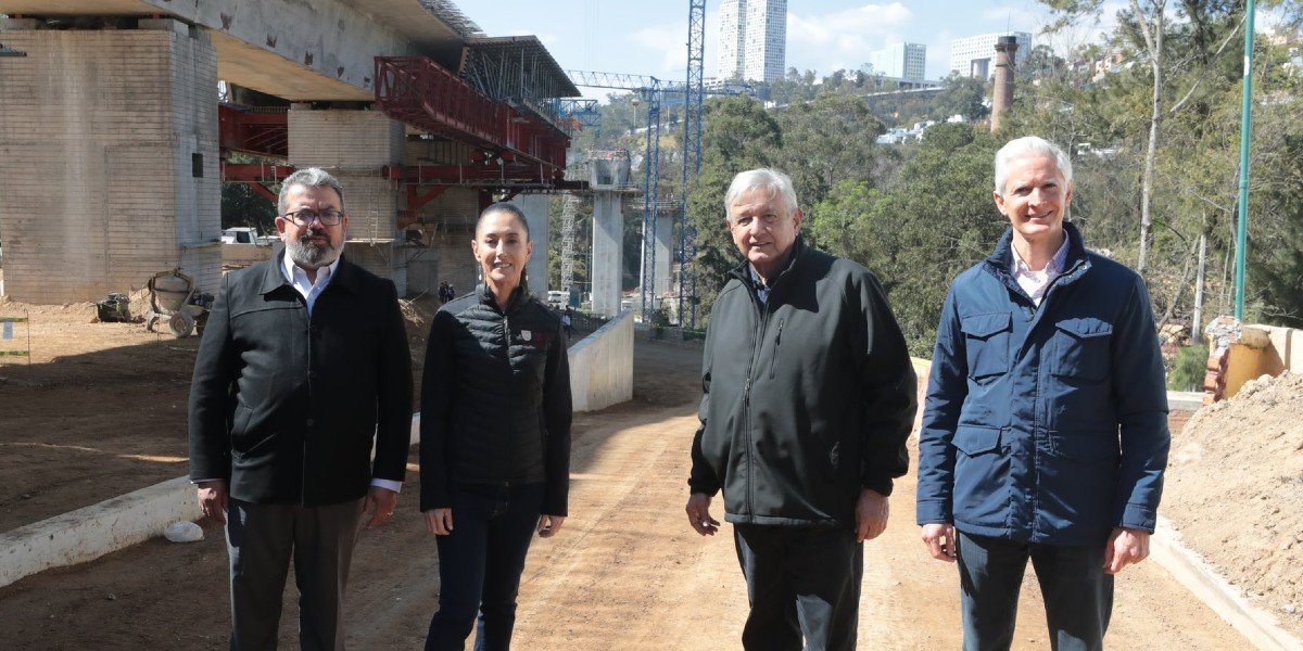 Claudia Sheinbaum y Alfredo Del Mazo y otros funcionariios acompañaron al presidente Andrés Manuel López Obrador a la supervisión de la obra.