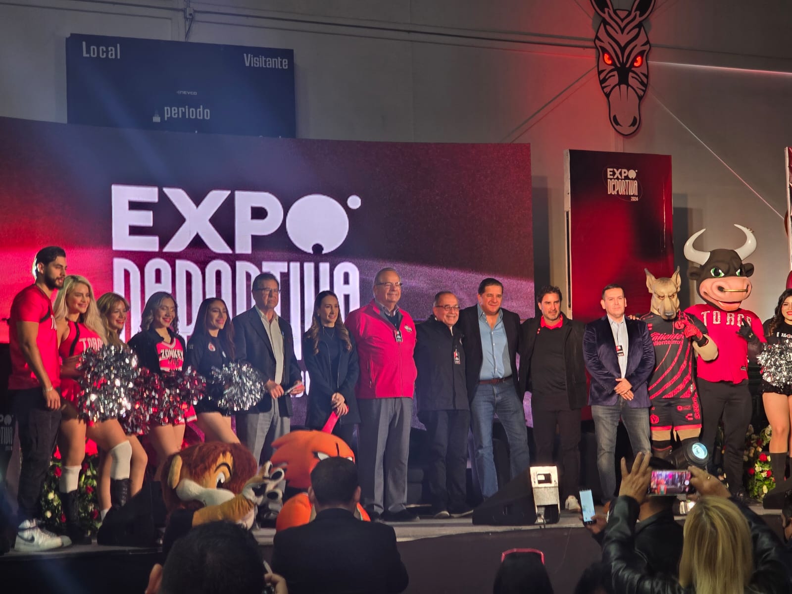 Inauguran Expo Deportiva en la Arena Zonkeys