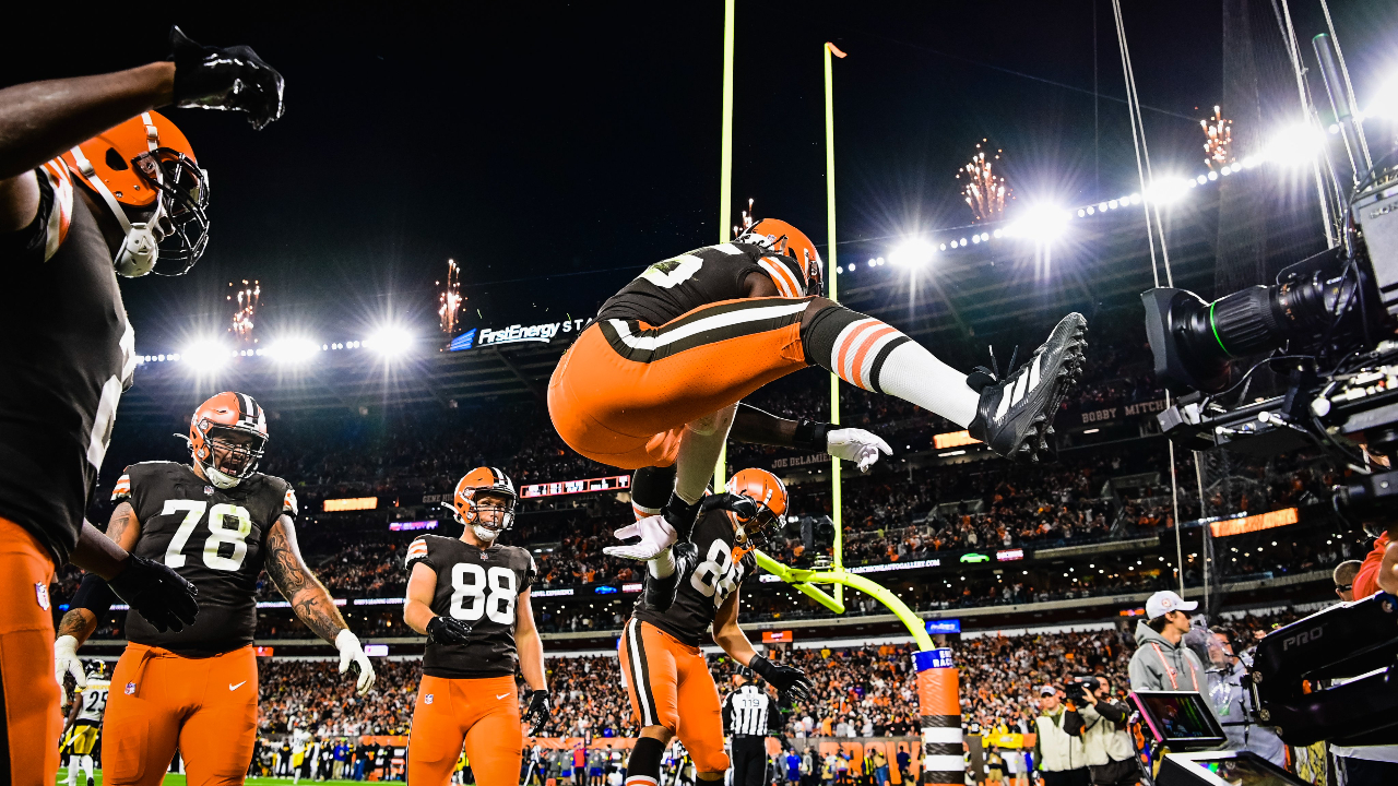 Cleveland sorprendió a Pittsburgh en la NFL