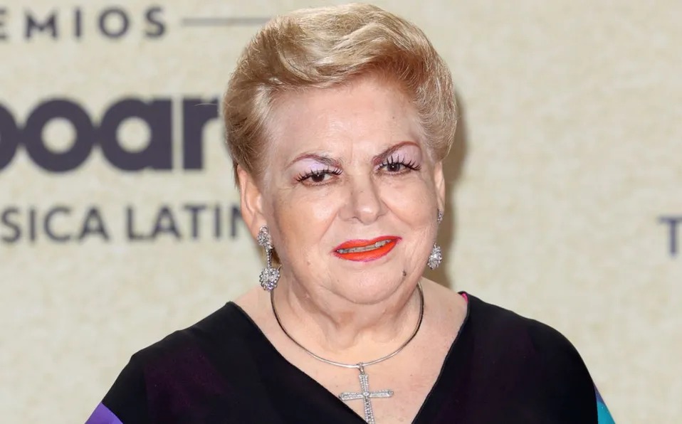 Paquita la del Barrio reaparece en silla de ruedas