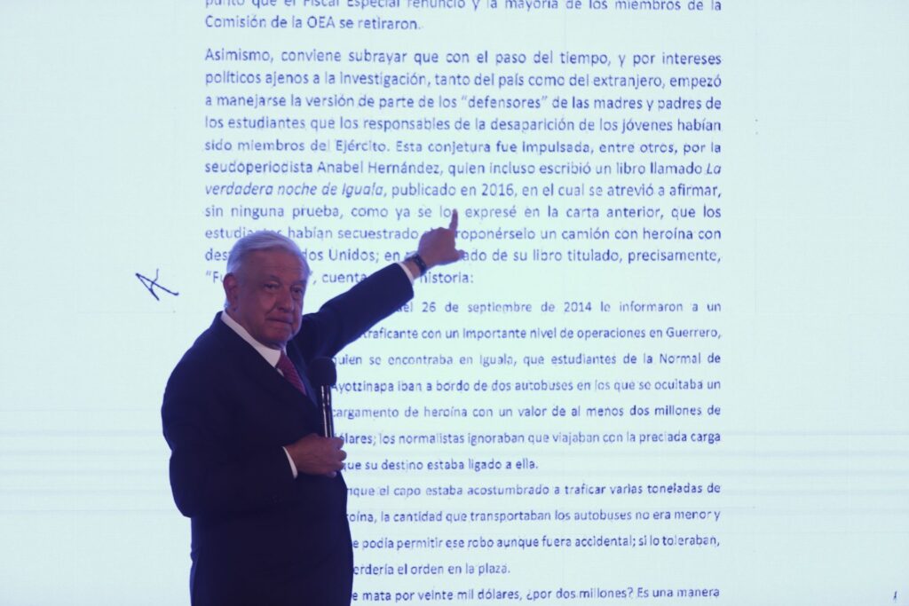 Envía AMLO última carta a padres de los 43 normalistas desaparecidos