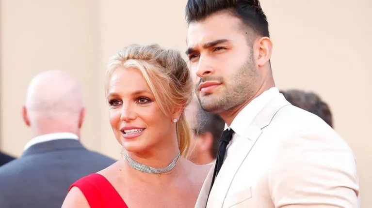 Britney Spears se divorcia tras ser acusada de infidelidad