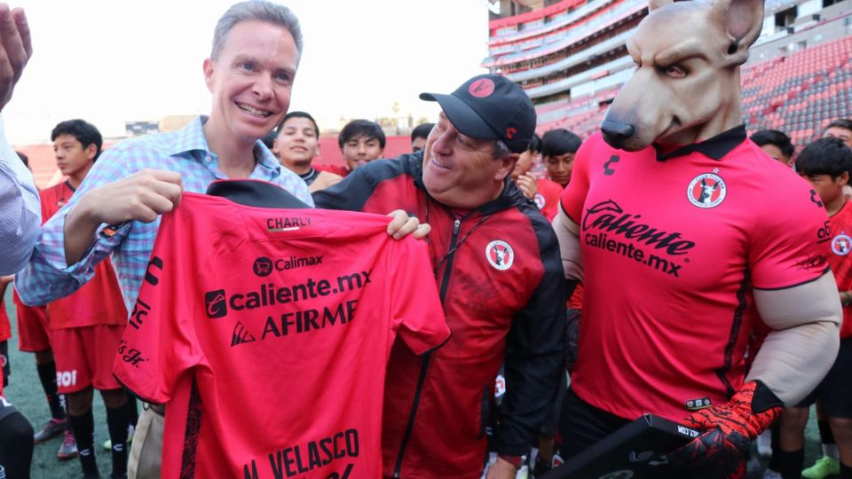 Visita a Xolos de Tijuana aspirante por el Verde Ecologista