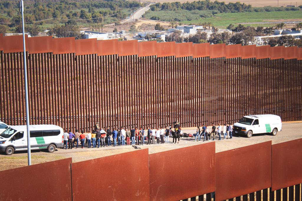 [VÍDEO] Más migrantes llegaron a la frontera Tijuana-San Diego