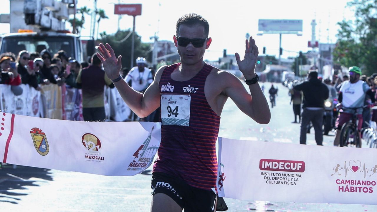 Conquista cachanilla “Pollito” Valdez IV Medio Maratón de Los Mochis