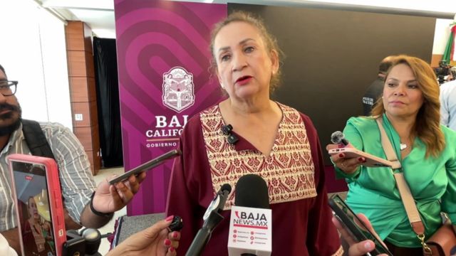 Educación en BC prepara estrategia para limitar uso de celulares en las aulas