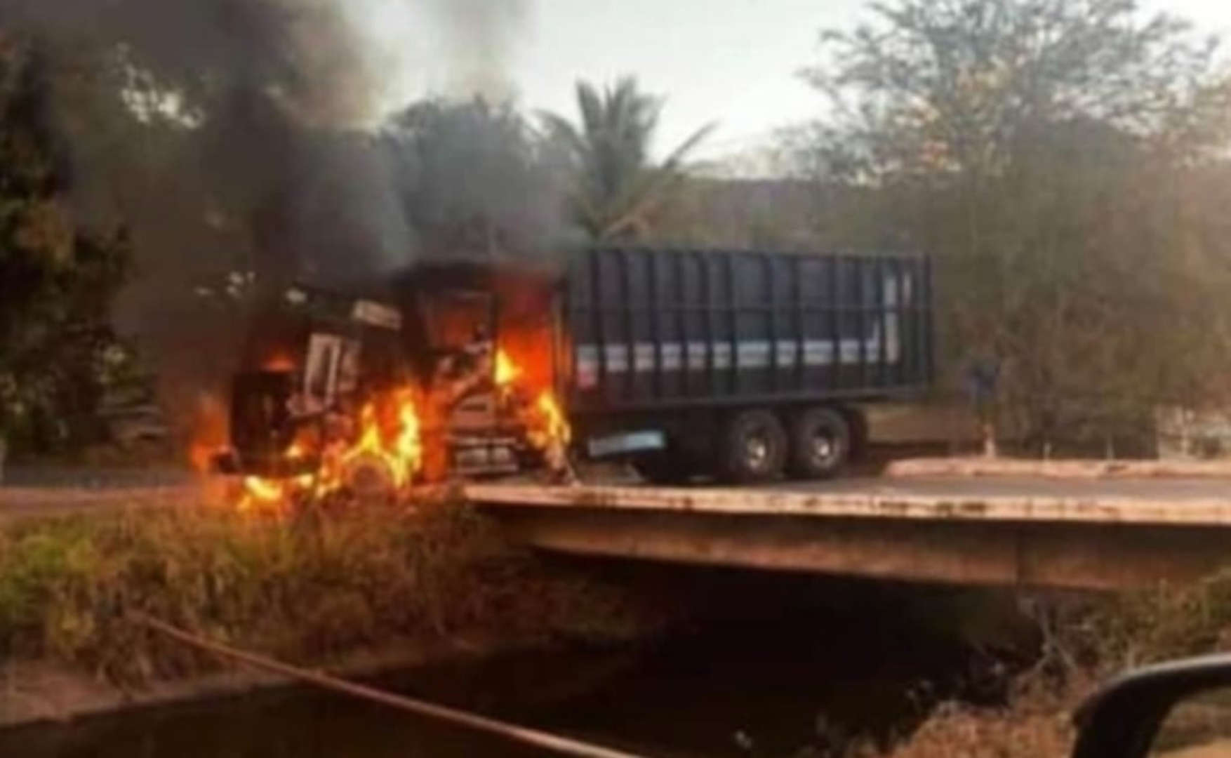 El gabinete de seguridad reportó que la madrugada de este sábado el Ejército y la Guardia Nacional llevaron a cabo un operativo en la zona de Autlán y el Grullo, Jalisco, para detener a un objetivo prioritario del CJNG.