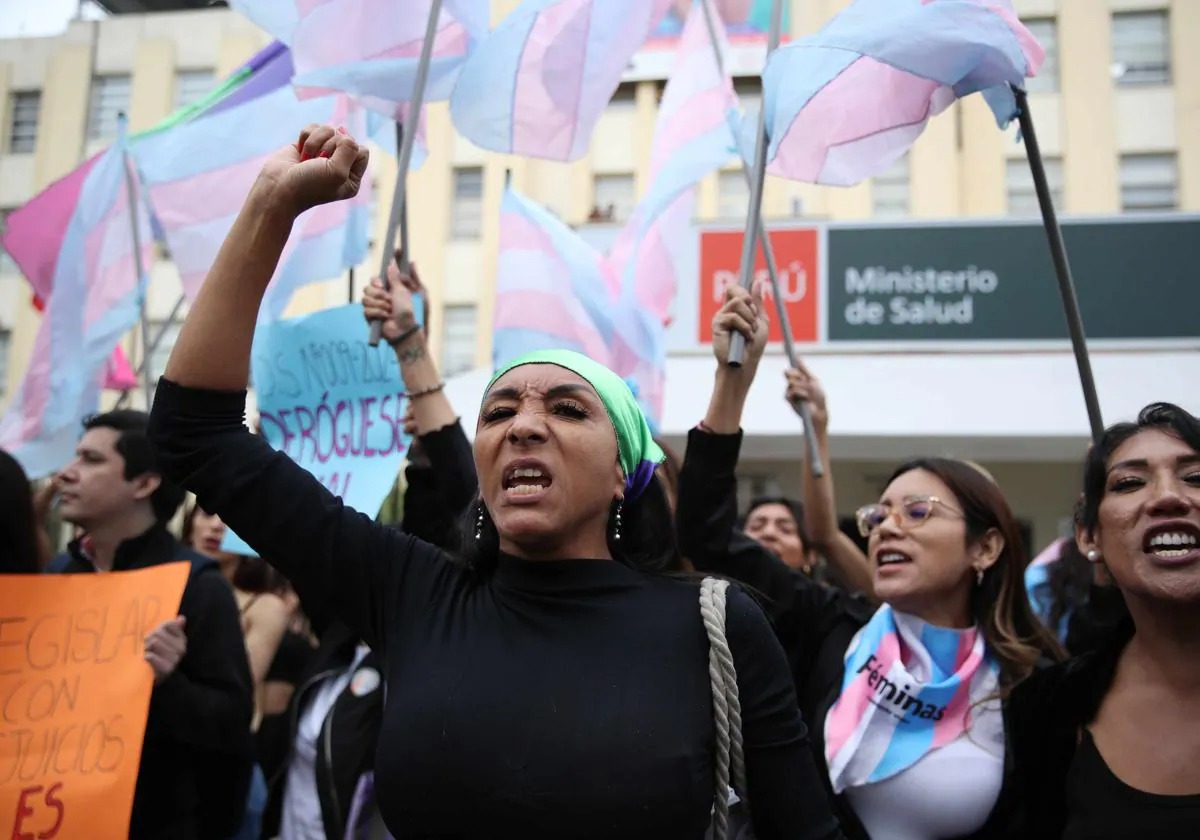 Protesta: Clasifica Perú a personas trans como enfermos mentales