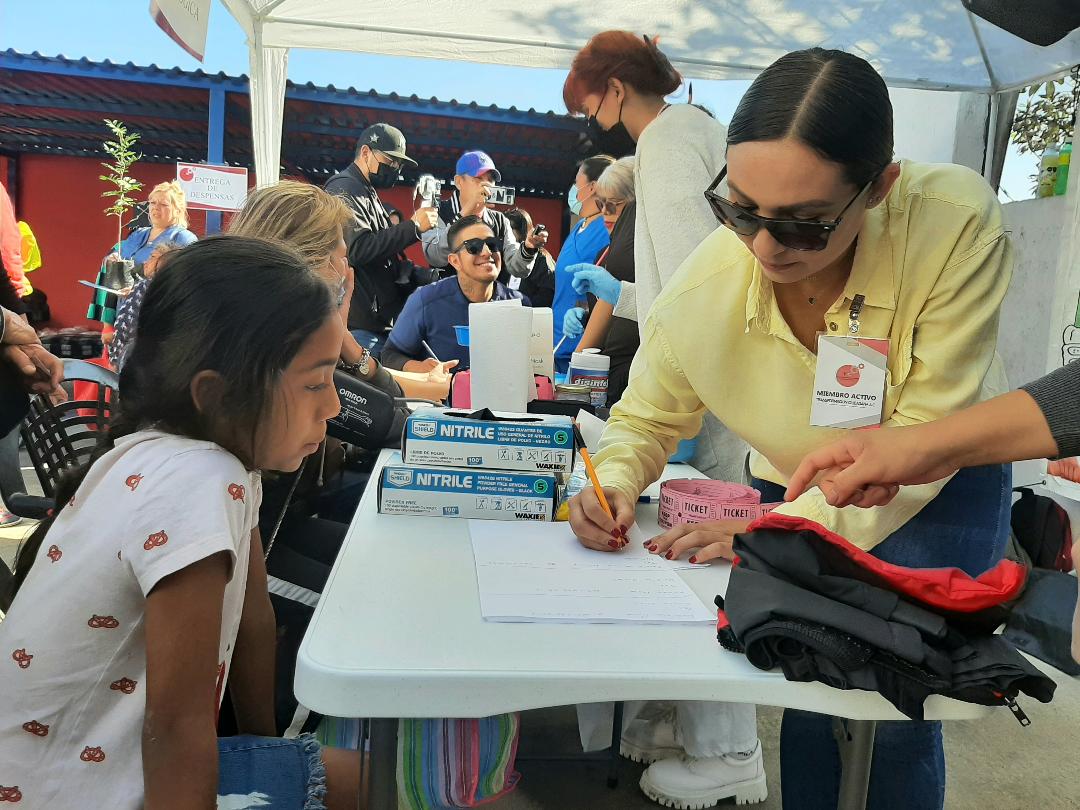 Beneficia Transformación Ciudadana a cientos de personas en jornada comunitaria