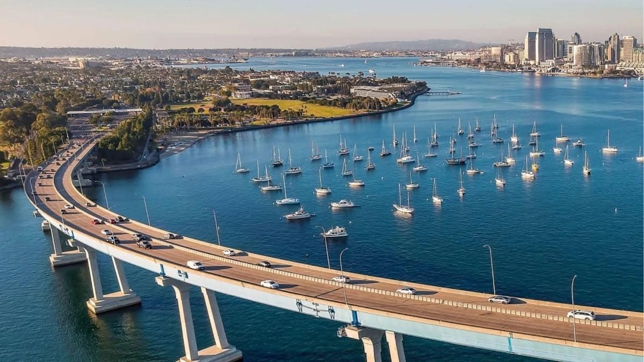 Puente Coronado contará con barreras contra suicidios y vigilancia con inteligencia artificial