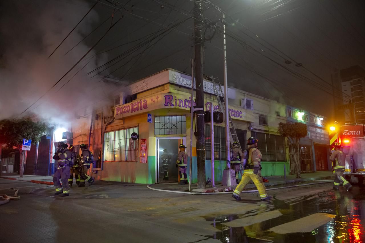 Se incendia negocio de comida en Zona Centro