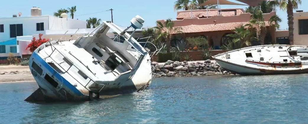 Anuncian remoción de embarcaciones varadas en malecón de La Paz