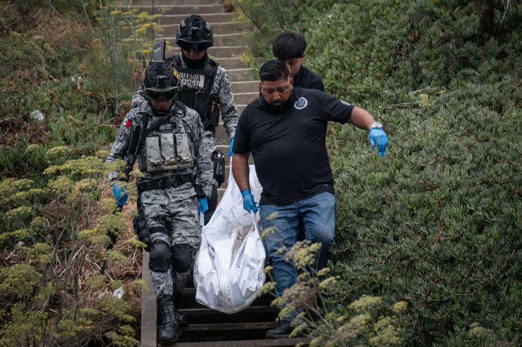 Hallan a hombre sin vida en escaleras del Libramiento Rosas Magallón