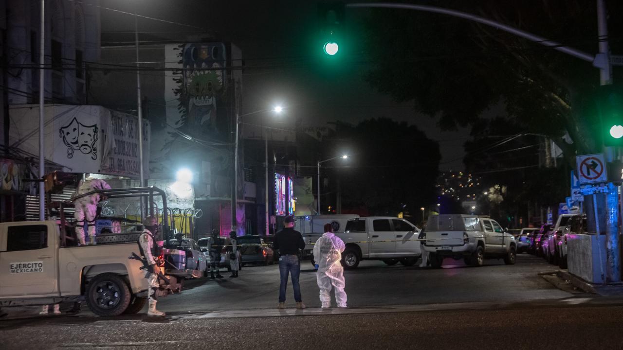 Car found with two bodies and narco message in Zona Centro: Tijuana