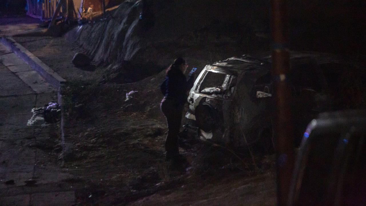 [VIDEO] Le disparan y lo calcinan dentro de su vehículo: Tijuana