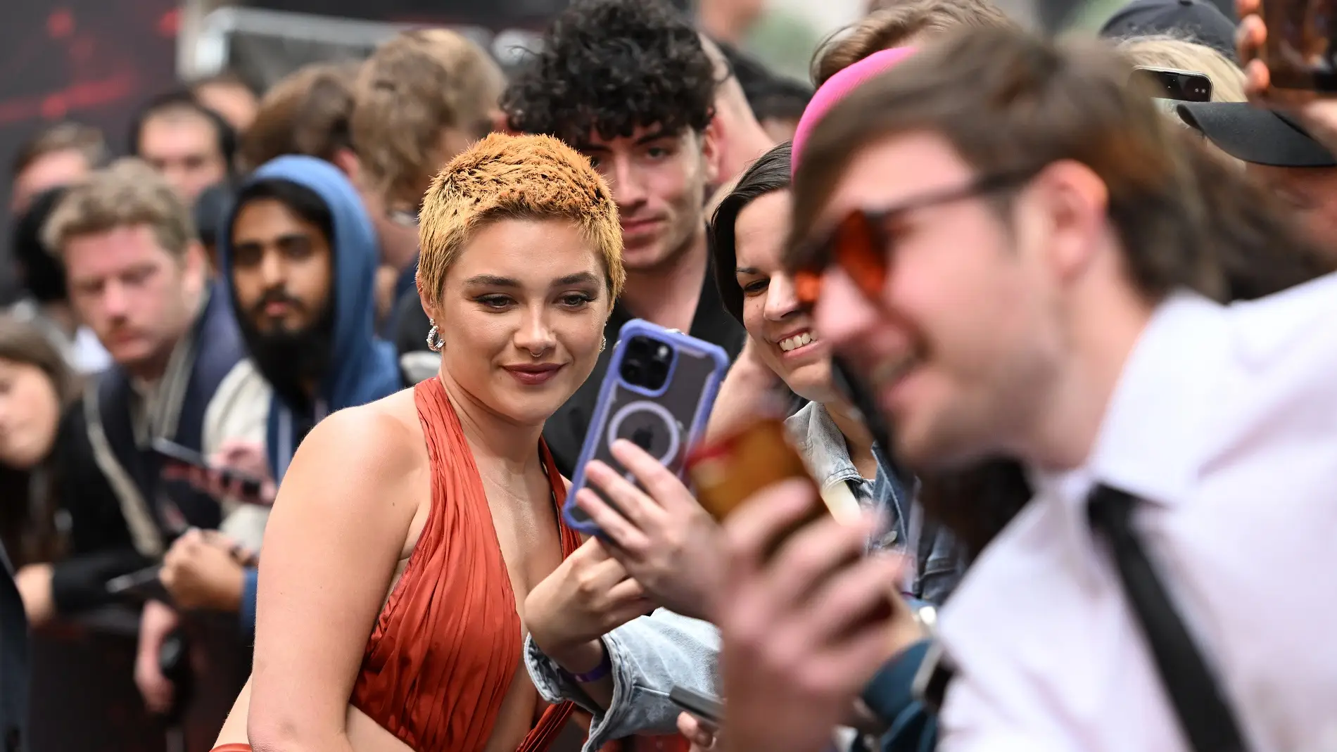 La actriz Florence Pugh fue golpeada en Brasil