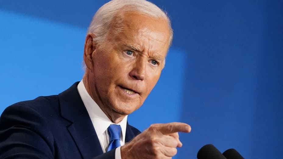 Piden demócratas la renuncia de Biden a la reelección