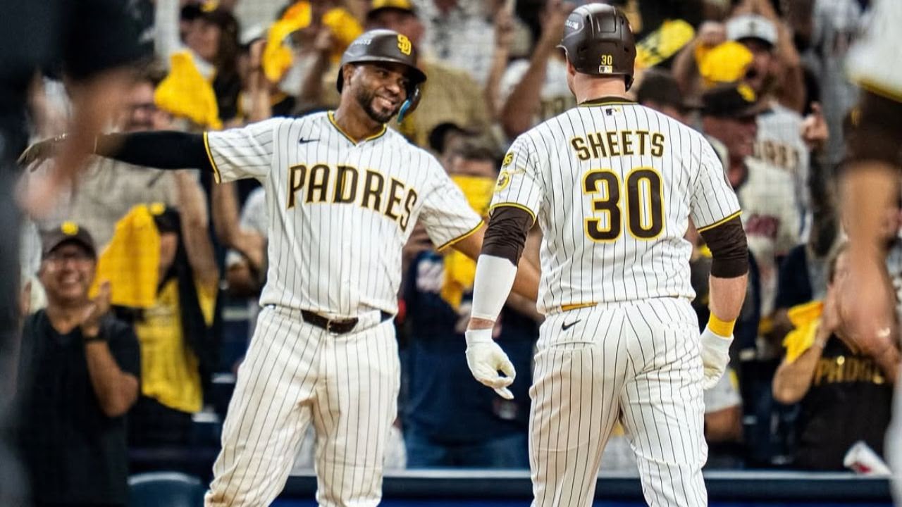 Padres barren a Cubs y siguen vivos en octubre