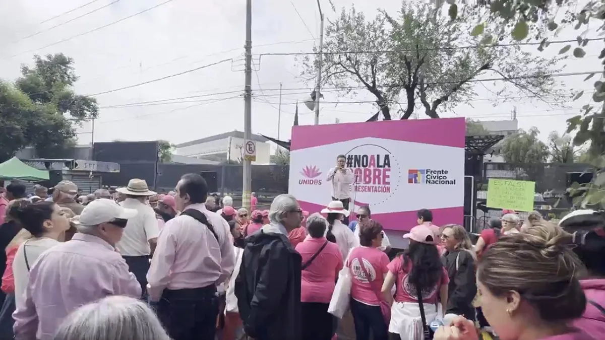 Protestan contra sobrerrepresentación frente al INE