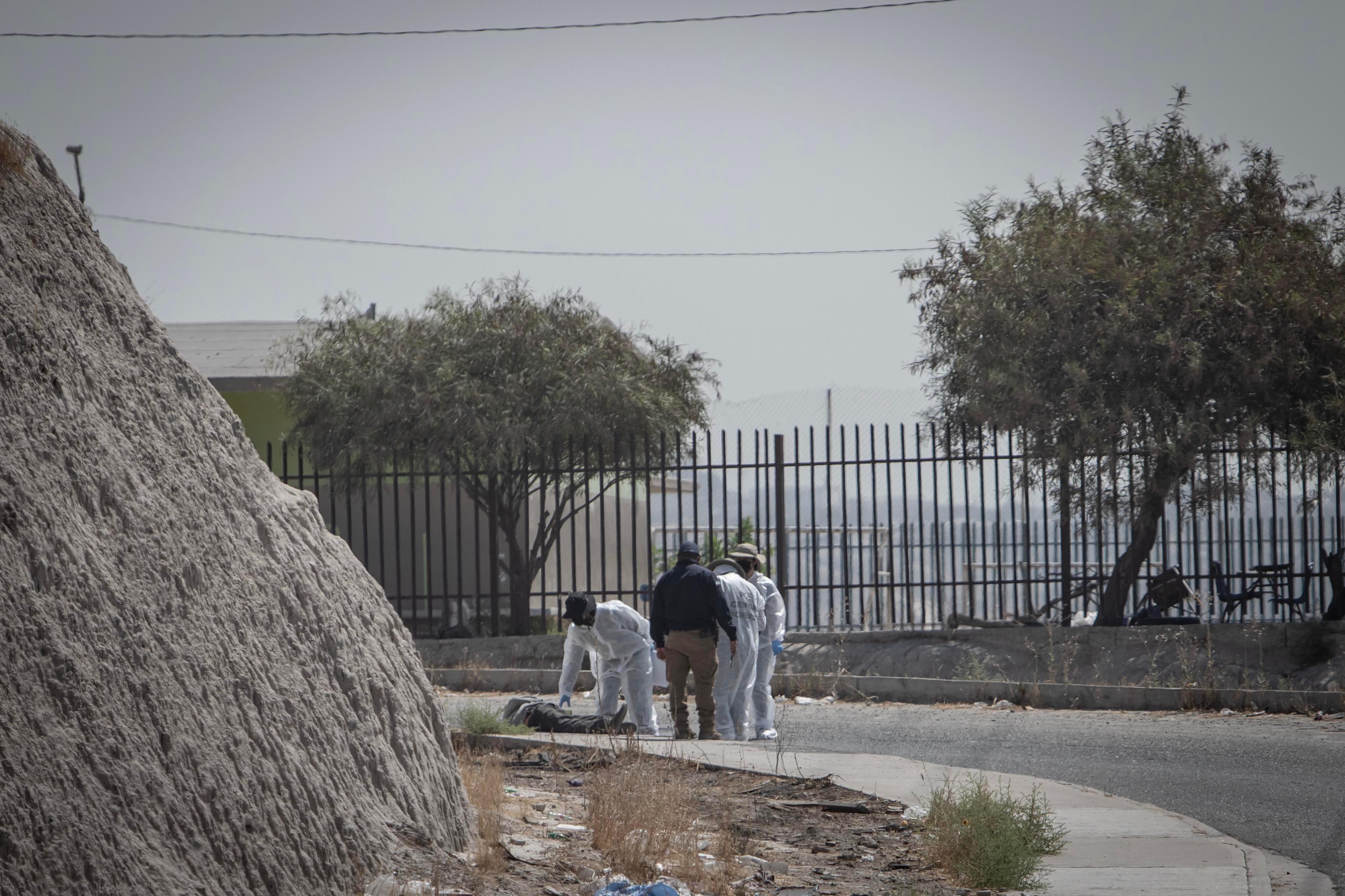 [VIDEO] Asesinan a hombre de un tiro frente a escuela primaria: Tijuana