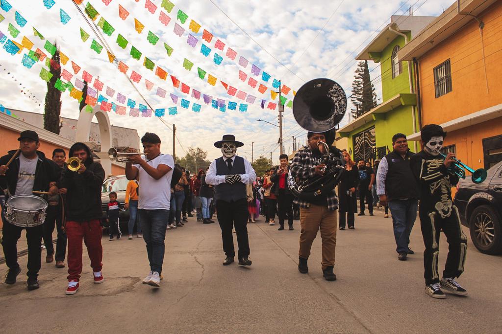 Celebran por primera vez festival de Día de muertos en primaria indígena