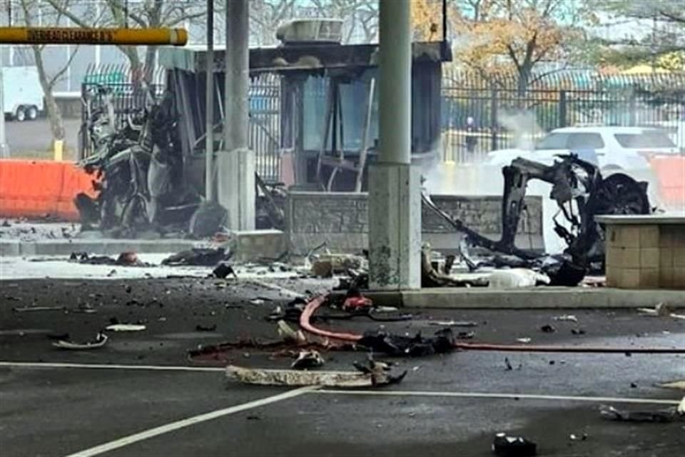 Explota auto en la frontera entre EU y Canadá