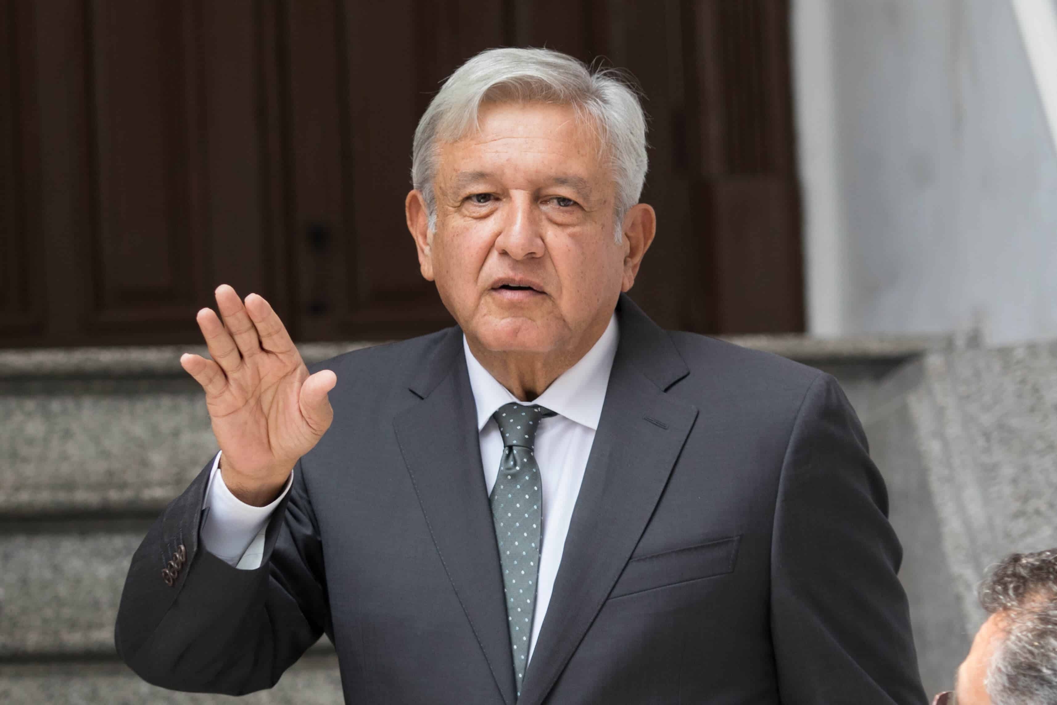 Pide AMLO calma y espera al conteo de votos en Jalisco