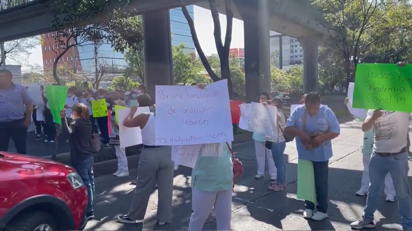 Médicos colapsan CDMX exigiendo mejoras laborales