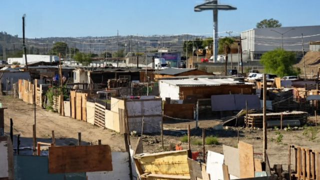Buscan desalojar viviendas instaladas en antiguo cauce del río Tijuana