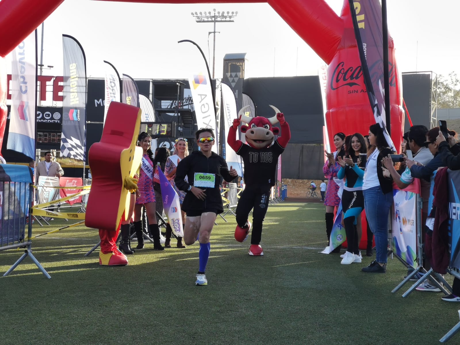 [VÍDEO] Gerardo Ibarra y Tania Muñoz ganan carrera pedestre