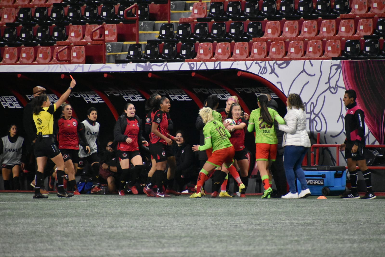 Tras conato de bronca, jugadora de Xolos Femenil pide disculpas  IFOTO: Baja News