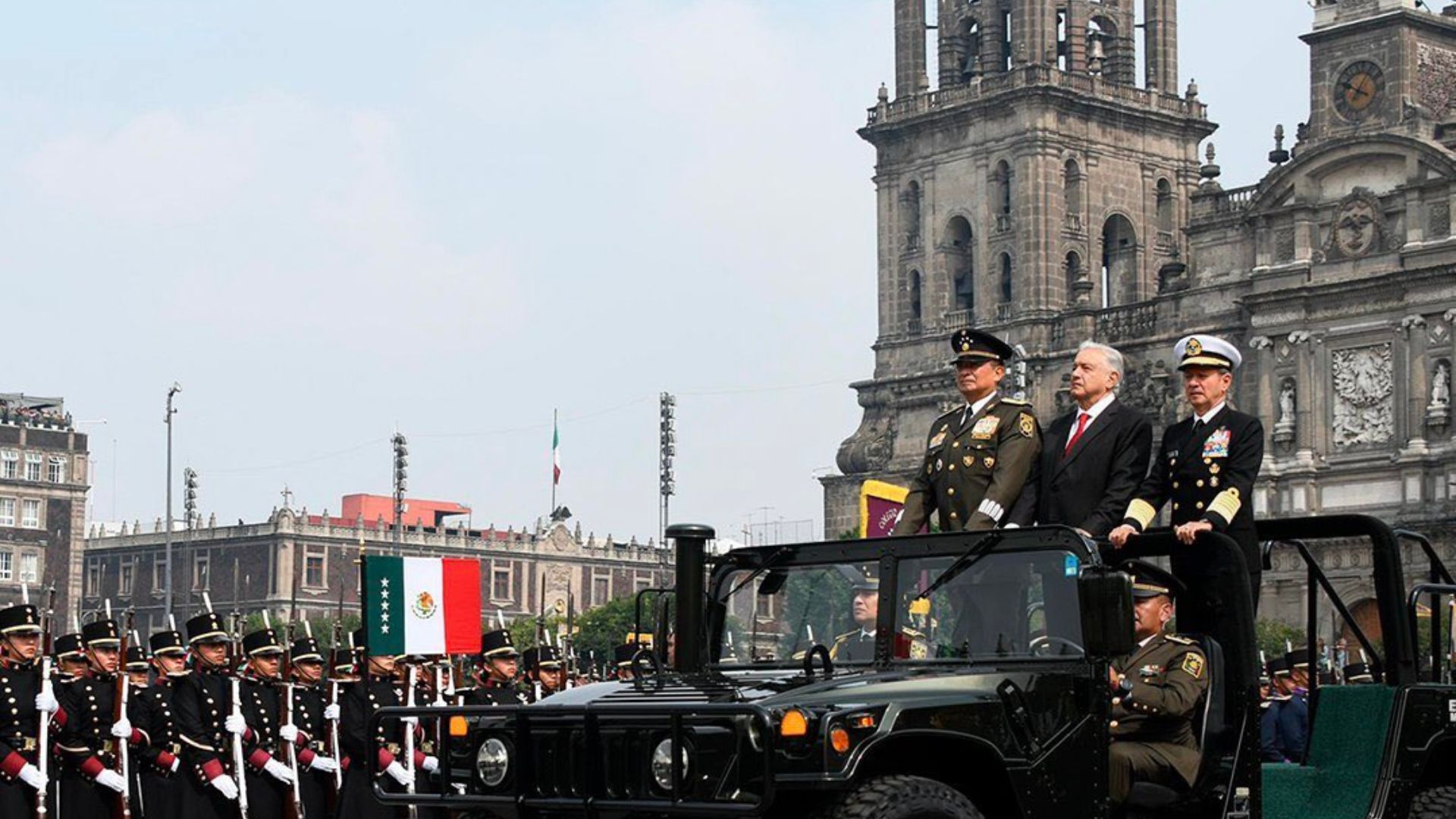 Encabeza AMLO último desfile militar de su sexenio