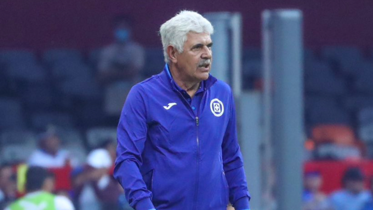 Cruz Azul gana con el “Tu-Camión” en la presentación de Ferretti